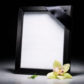   Ravatali fotó esztétikus fekete keretben, lábbal + A/4 méretű fotó