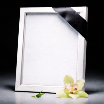 Ravatali fotó esztétikus fehér keretben, lábbal + A/4 méretű fotó