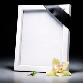   Ravatali fotó esztétikus fehér keretben, lábbal + A/4 méretű fotó